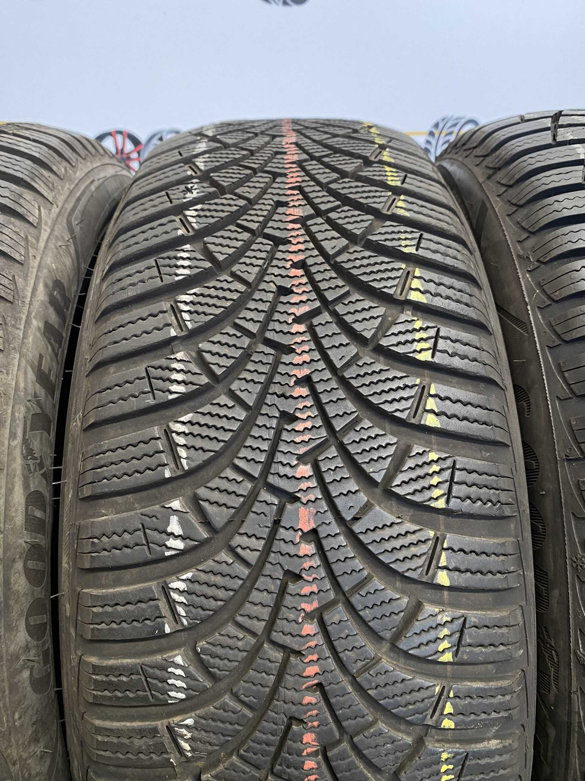 4 PNEUMATICI 185/65/15 88H GOODYEAR 90% DI BATTISTRADA - Gomme Service